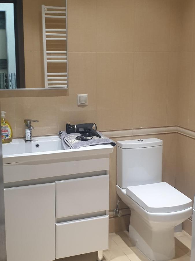 Sky House Premium Apartment In City Center Kischinau Exterior foto